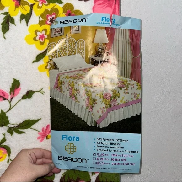 NWT Vintage Floral 72”x90” Blanket